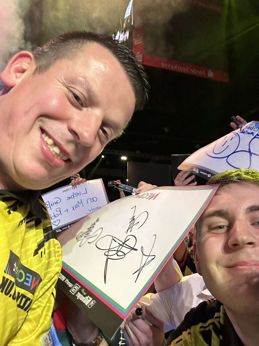 Heartbreaking in the end but always gracious in defeat @ChizzyChisnall and always one for the fans too! We keep goin‘