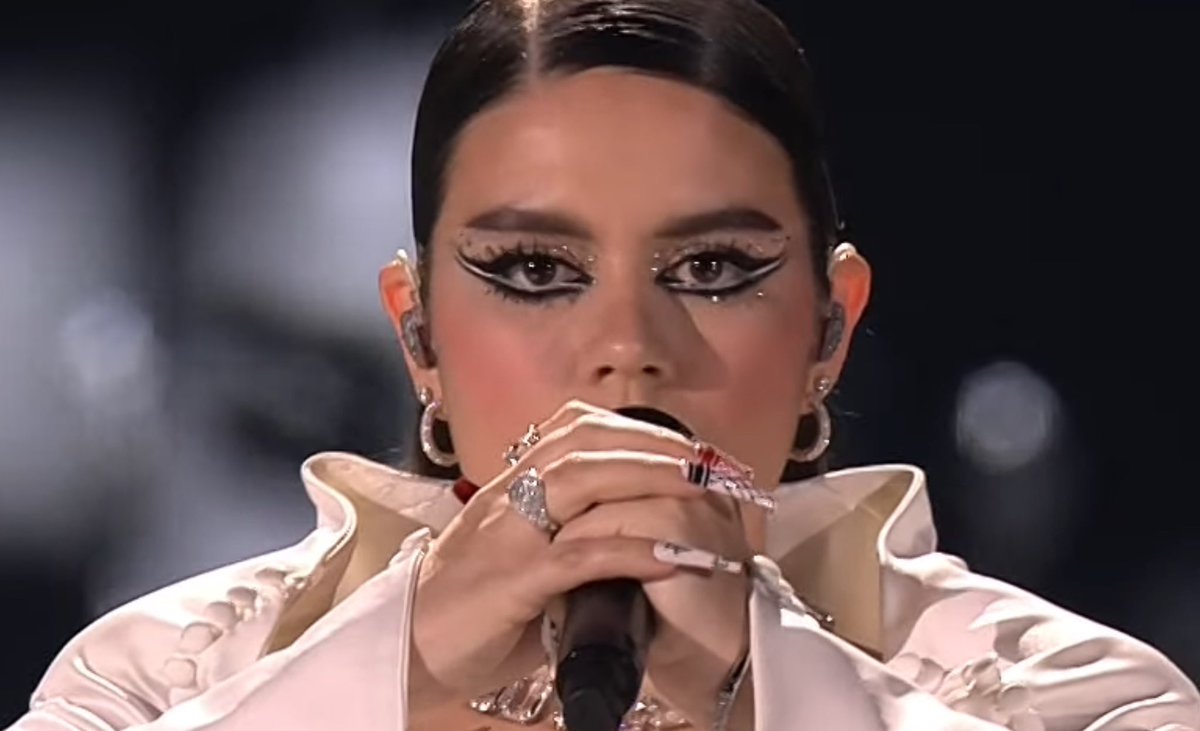 Los detalles comunican, como las uñas de la representante de Portugal en #Eurovision2024 decoradas con los patrones de los populares pañuelos palestinos.