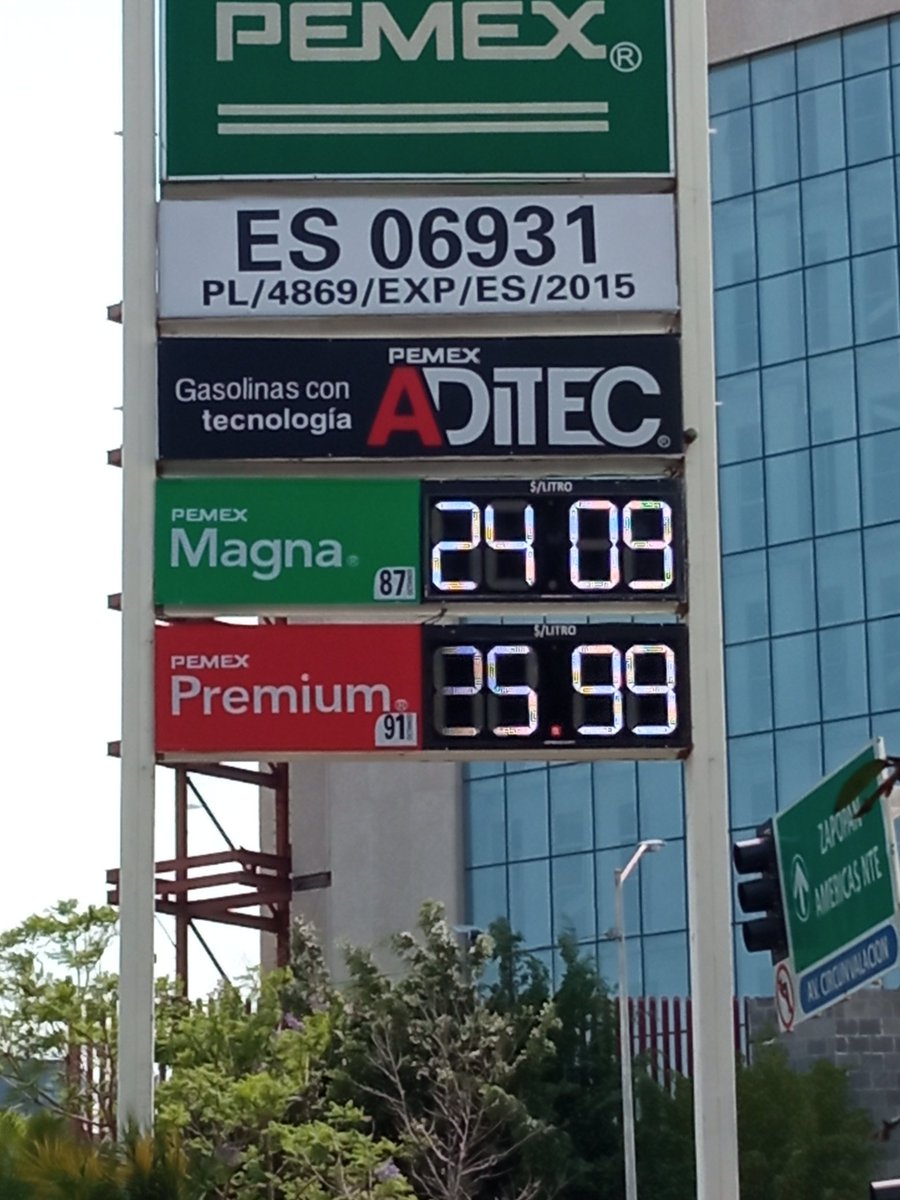 Otra de las mentiras más del merolico de palacio nacional, la gasolina en 10 pesos, sí cómo no 🤪 #AmloElFracasoPresidencial #AmloNarcoLadronMentiroso