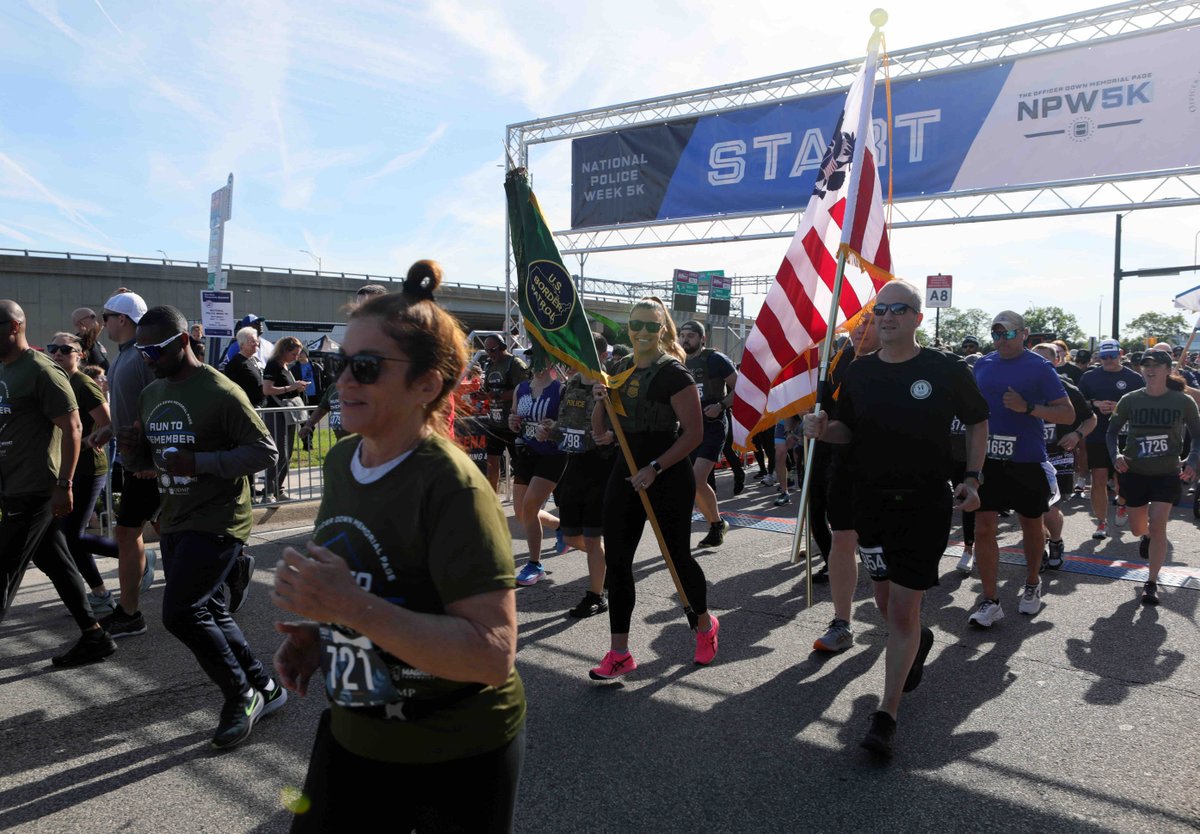 This morning, we ran to remember our fallen. I was honored to join more than 300 men and women from across @CBP - and hundreds more from our partner agencies - for this morning’s 5K run to start #NationalPoliceWeek.