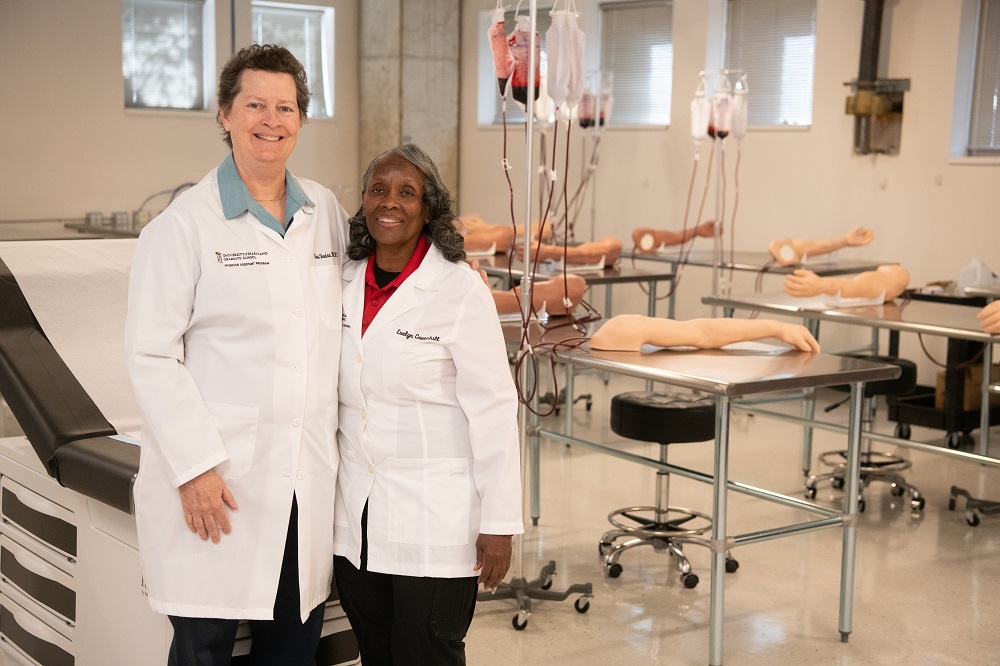 Nearly 40 years after beginning her PA courses, 70-year-old @UMBaltimore security officer Evelyn Greenhill received her honorary PA white coat. She's now looking into completing the PA program she started in her 30s. bit.ly/4afPYSk #PAsGoBeyond