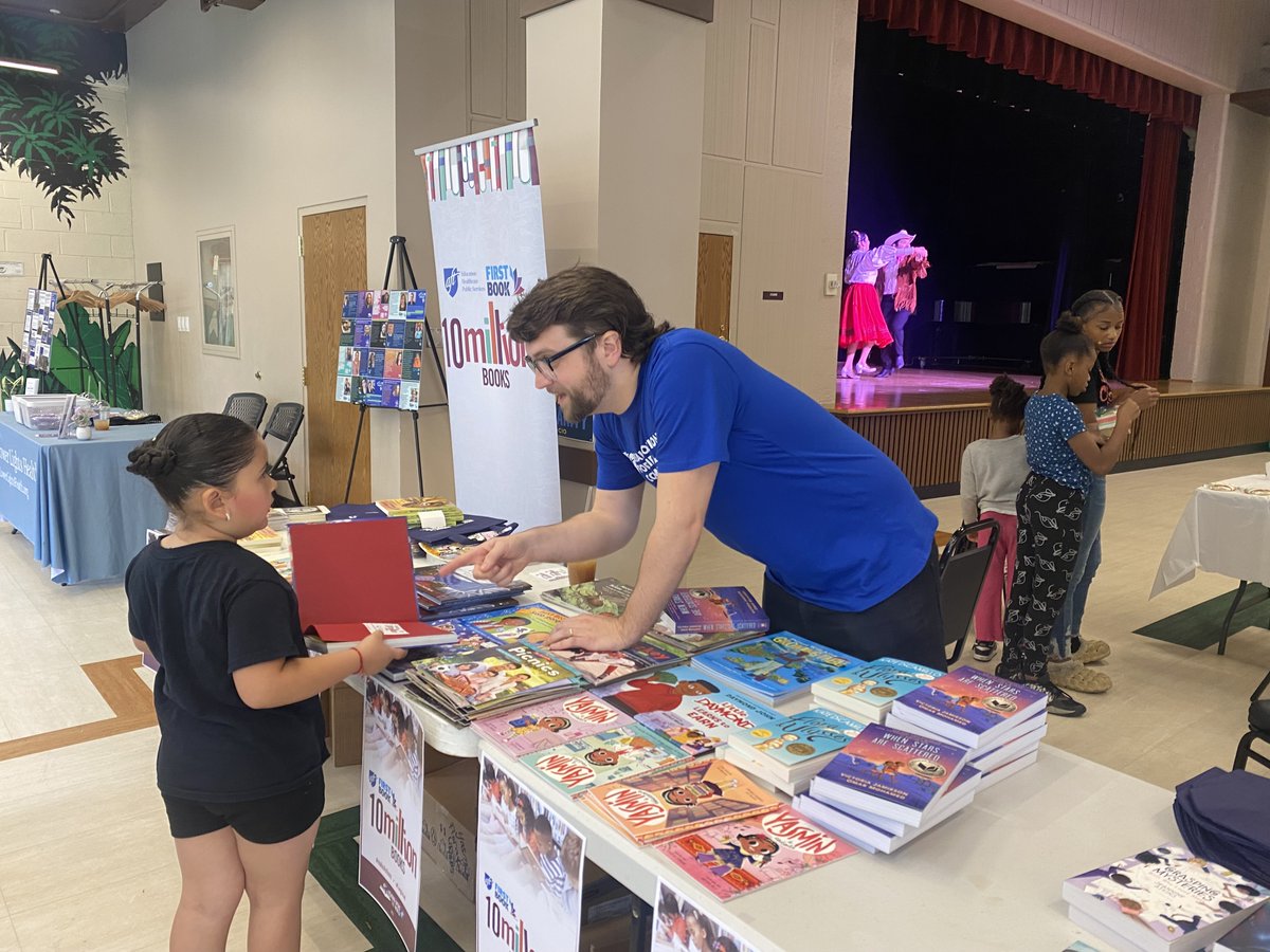 In Columbus, @OFTunion members celebrated 10 million books as part of the Central Ohio Worker Center May Day festival by giving away more free books to students, parents and educators! @FirstBook #RealSolutions