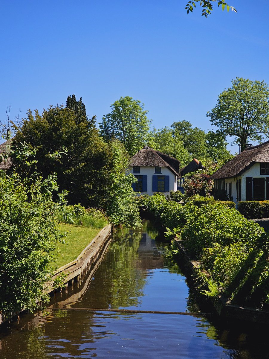 your girl lost in Giethoorn