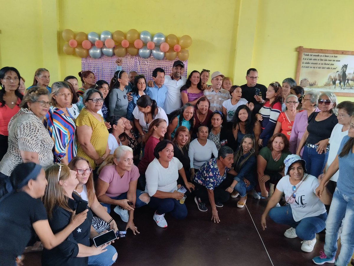 #11MAY | Día de celebración a las madres luchadoras, las guerreras invencibles de la vida que con constancia y amor son el centro de union de las familias. Junto a nuestro lider nacional @PieroMaroun y el equipo municipal. ¡Felicitaciones a todas las Madres!