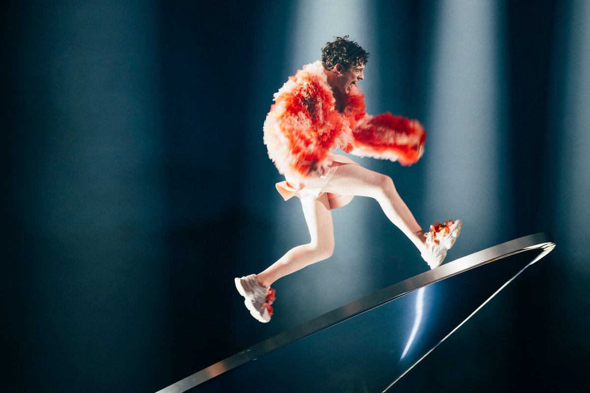 La canción de Suiza me encanta. ¡Ojalá ganando! #EurovisiónRTVE