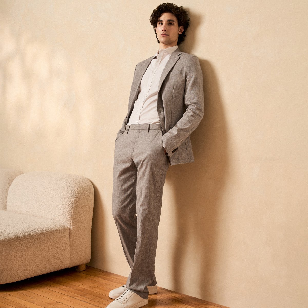 Airy, elegant and timeless, linen will make even the warmest of wedding days a breeze. 

Model Height: 6'4'
Top: 42T
Bottom: 34X36
.
.
.
#americantall #wethetall #tallmen #tallguy #tallclothing #tallstyle #teamtall #menswear #menstyle #summerstyle