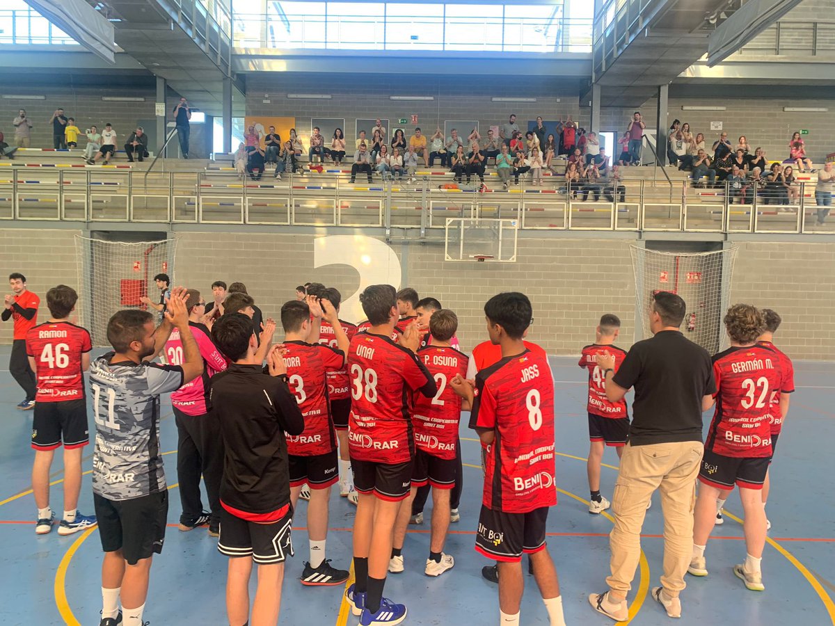 Handbol Cooperativa (@hcsantboi) on Twitter photo 🤾🏼♂️🤾🏼♂️ Segunda Catalana 🤾🏼♂️🤾🏼♂️
🏆Resultado: 👎🏻
Cadete Masculino B: 31
<a href="/CHSantAndreu/">Club Handbol Sant Andreu</a> C: 34
<a href="/AjSantBoi/">Ajuntament Sant Boi</a>
#HCSB #VamosCoope
🔴⚫️🔴⚫️🔴⚫️🔴⚫️🔴⚫️🔴⚫️ 🤾🏼♂️🤾🏼♂️ Segunda Catalana 🤾🏼♂️🤾🏼♂️
🏆Resultado: 👎🏻
Cadete Masculino B: 31
<a href="/CHSantAndreu/">Club Handbol Sant Andreu</a> C: 34
<a href="/AjSantBoi/">Ajuntament Sant Boi</a>
#HCSB #VamosCoope
🔴⚫️🔴⚫️🔴⚫️🔴⚫️🔴⚫️🔴⚫️