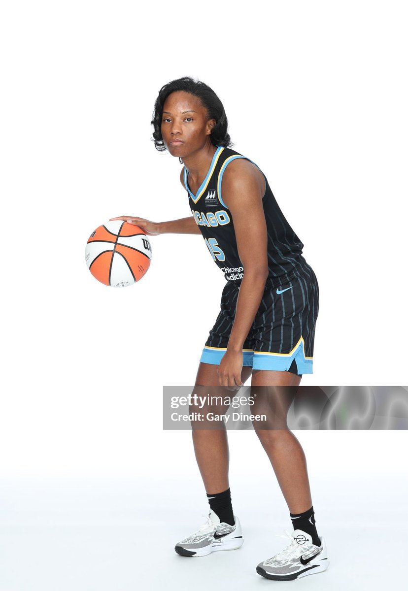 Lindsay Allen: #15 - Guard - 5’8 @LA_Cruisen