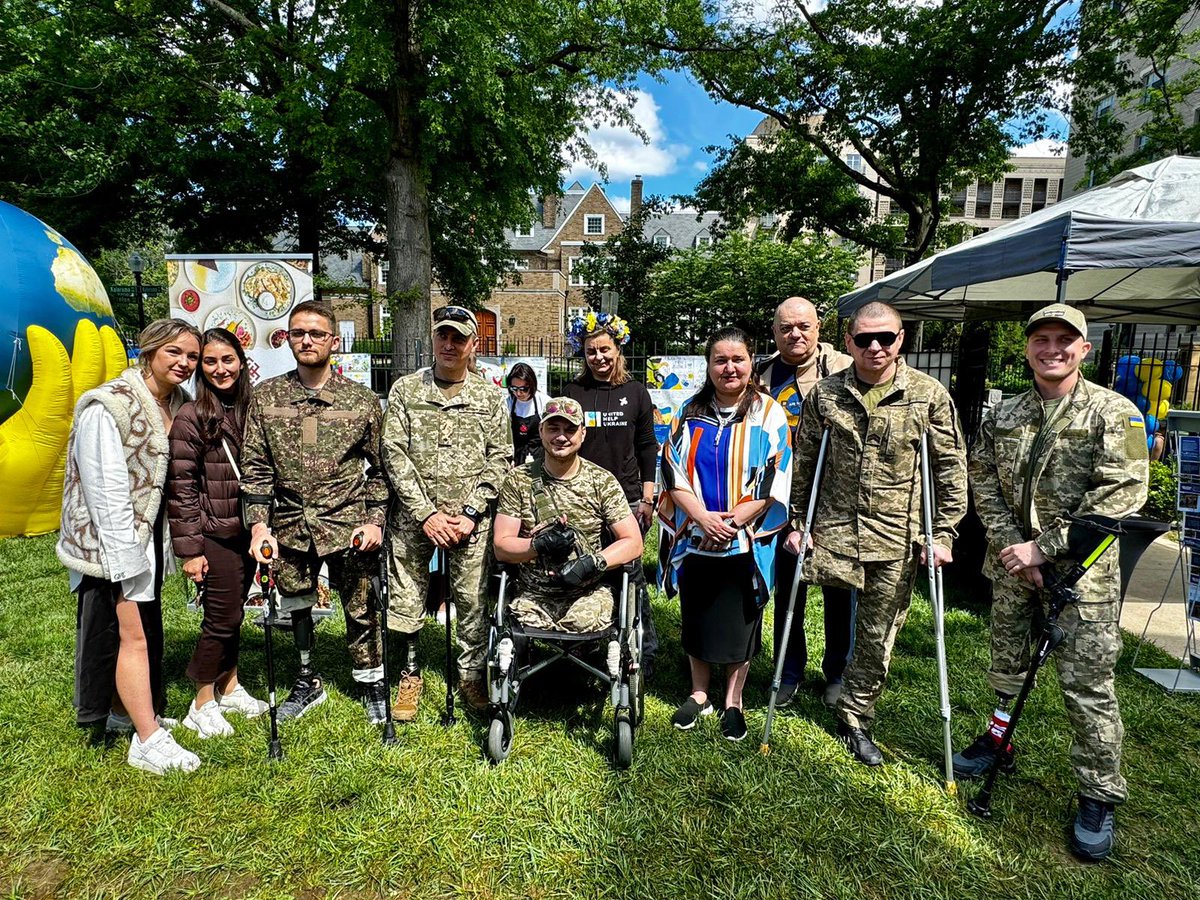 OMarkarova's tweet photo. #EUOpenHouse I was happy to greet @EUAmbUS Jovita Neliupšienė and Amb. @kprikk together with 🇺🇦 community and defenders at #UkraineHouse. Thank you to all American friends for visiting!
@Estonia_in_US @EUintheUS https://t.co/h3wpK9FcXR