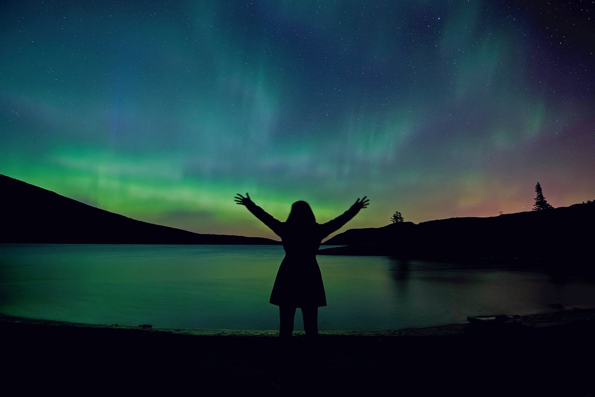 TweetAurora's tweet photo. HELP! I've fallen in love with the aurora and want to learn more! (a megathread) 

Photo by Christy Turner Photography 1/? https://t.co/FEDs22klZk