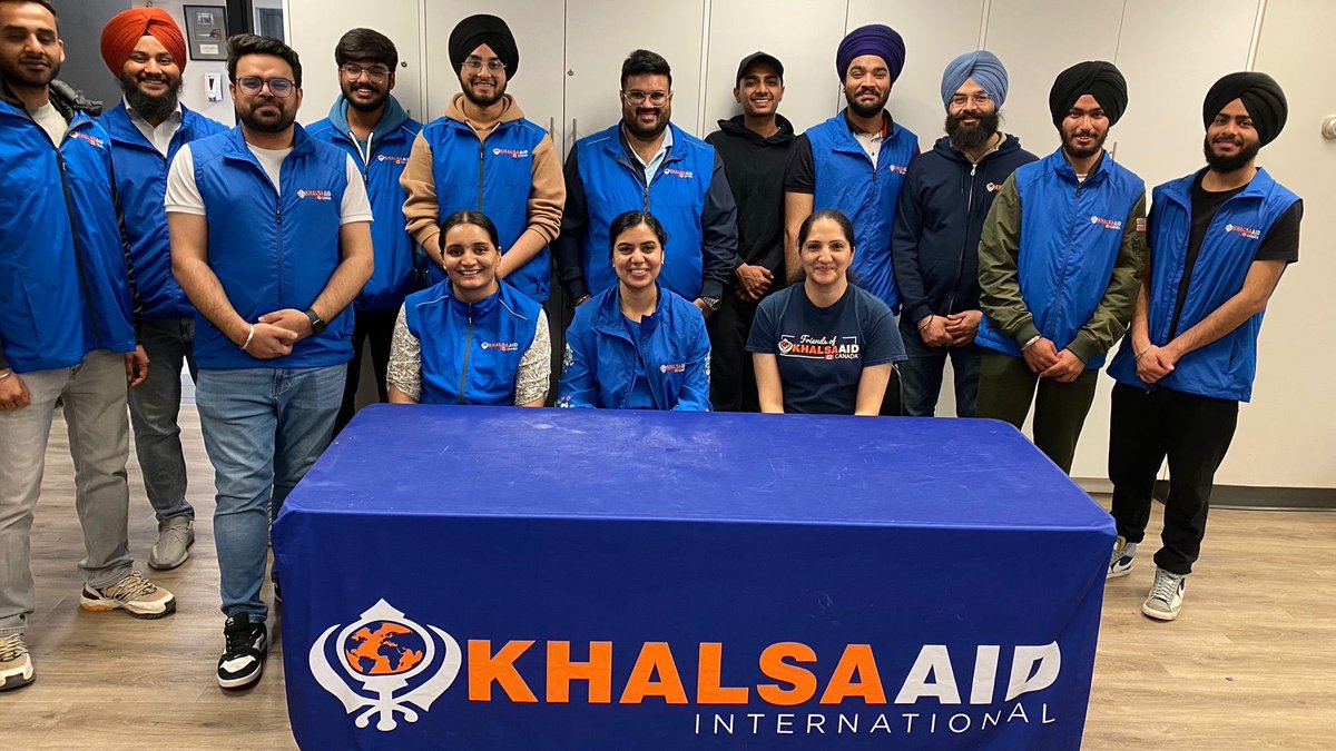 Our #Ottawa team continued to assist international students here by organizing monthly grocery pickups. In total, 900 students from 51 different countries are registered with Khalsa Aid in Ottawa to receive free groceries. Last week, around 100 students collected groceries. We