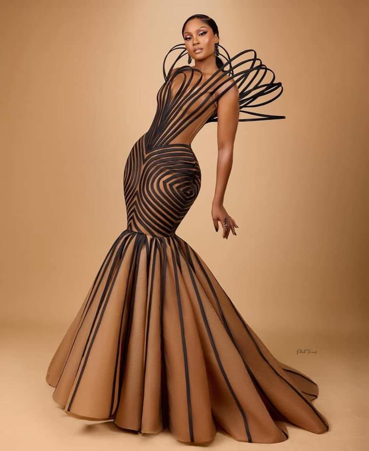 KelechiKele6's tweet photo. @Vekeej please, come and take your Flowers 🏆
Designer wey de burst brains #vjarmy #AMVCA2024 #AMVCA10 https://t.co/4HliXgYeAv