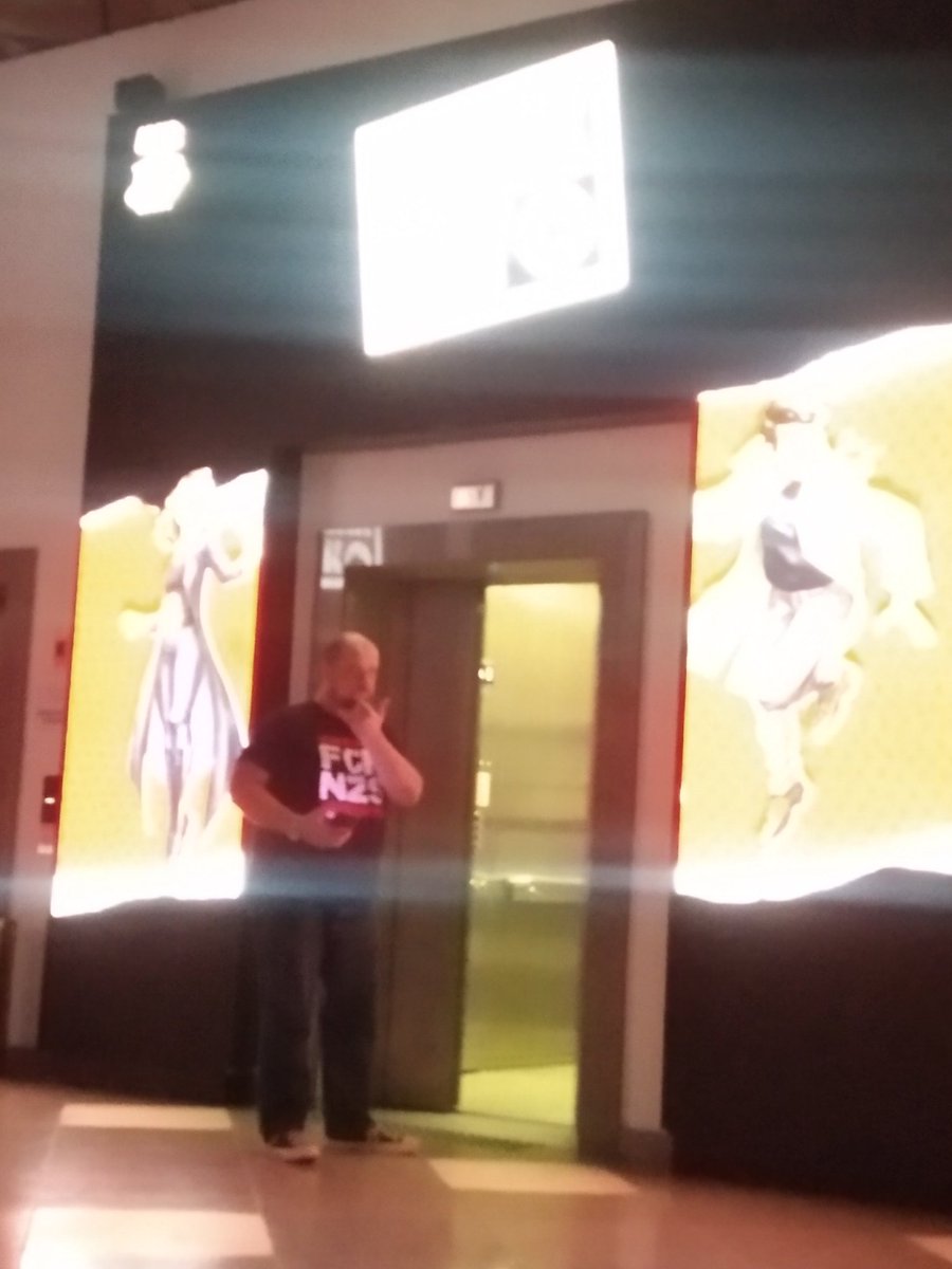 3 goblins em um sobretudo tweet media