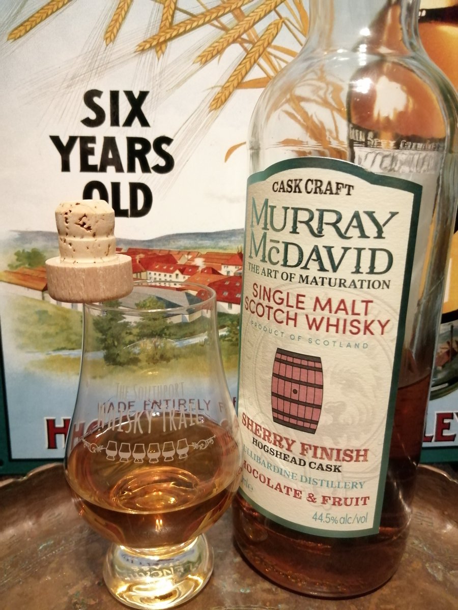 Drop of (the ol') #CheapNCheerful #MutleyMcDavis 'cask craic' range Tullibardine for #FlangeAt10
Does what it says on the tin👀
Anyways...
Who's for a dram?
#Flange🥃🐢💥
#DrinkUpHelpOut🐻
#SaturdayNightFlange🐰
#SubThirtyQuidWhisky🐯
#LadsLadsLads🇮🇳