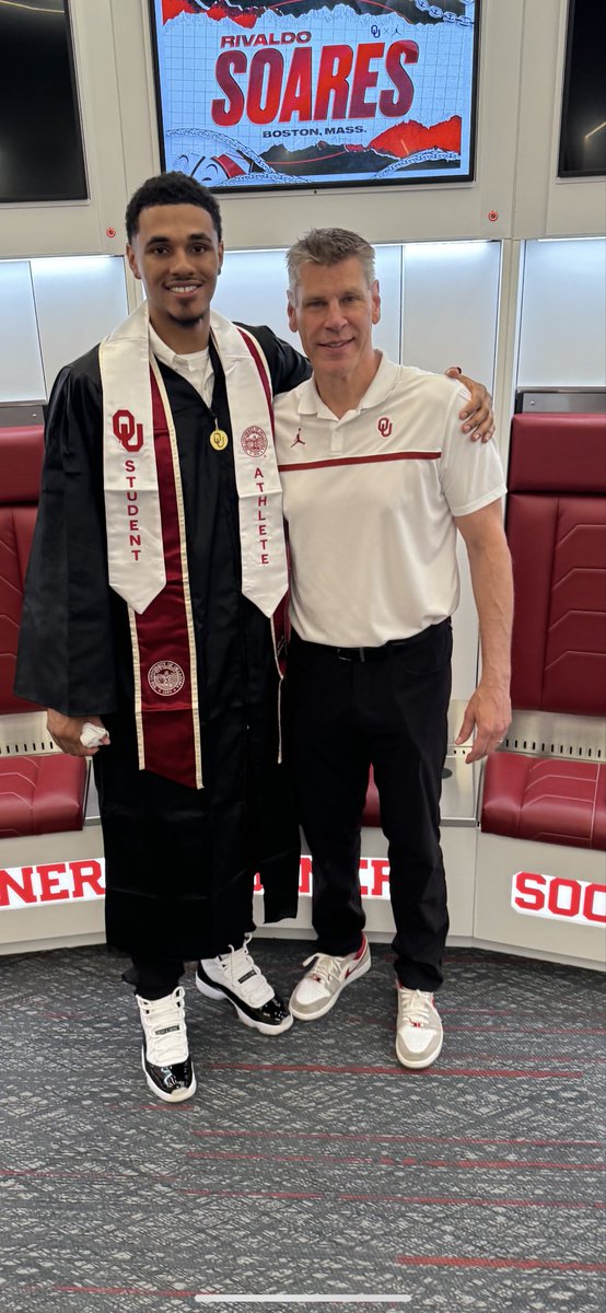 What a day for ⭕️ur guy @Waldo_ML !👏🎓 Congratulations Waldo!!!! Big things ahead for one of our toughest and hardest workers !💯