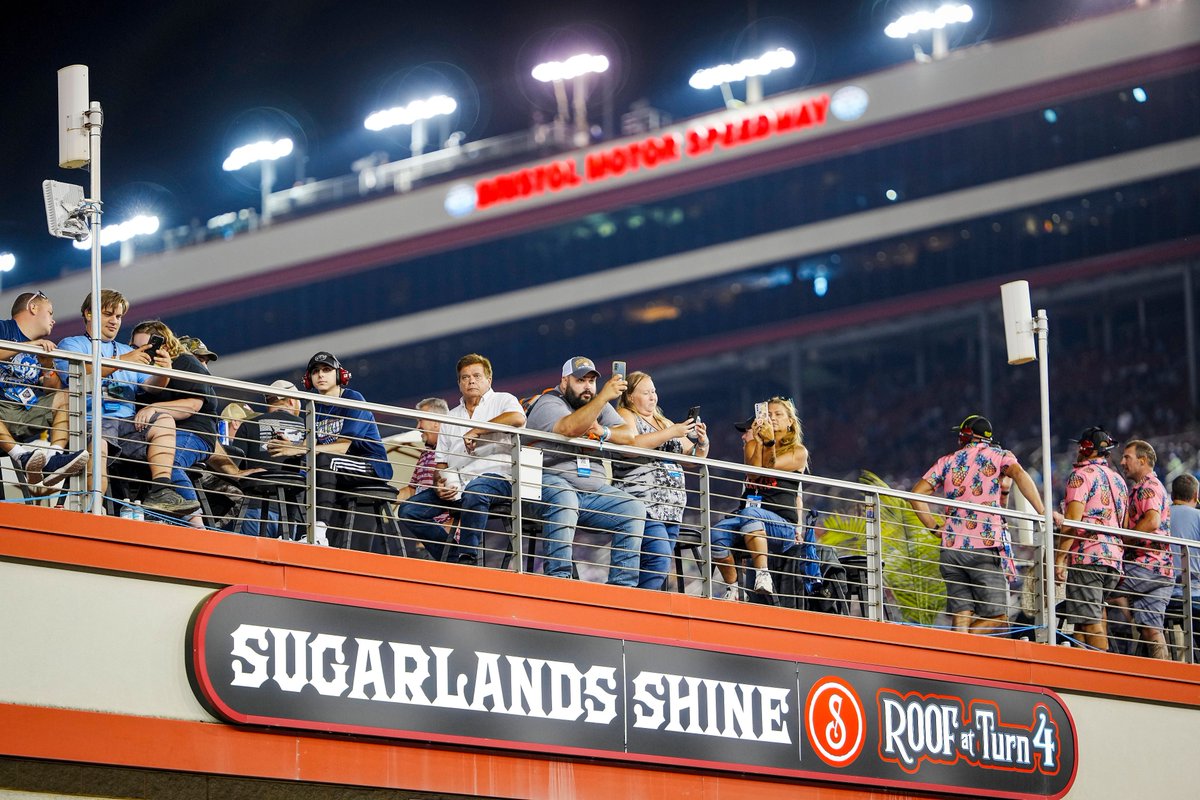 .@SugarlandsShine is the Official Moonshine of BMS, highlighting TN's heritage in Gatlinburg. The Sugarlands Shine 360 Bar and Sugarlands Rooftop provide a remarkable experience during NASCAR Cup Series races. Their commitment to excellence makes them legendary. #NASCARLegends