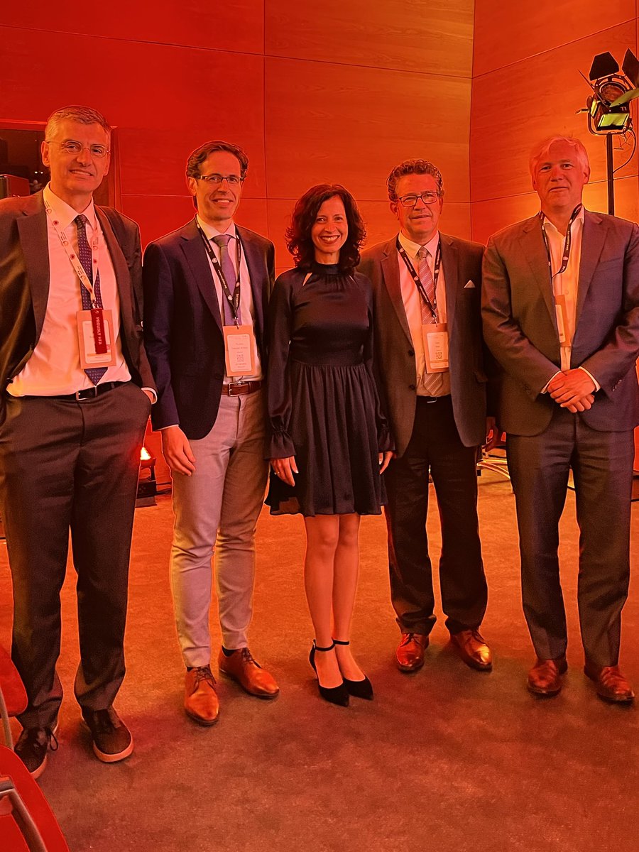 What a fun session on #AI and its many applications in #HeartFailure. So grateful to share a dynamic stage with friends, collaborators, & allies. #HeartFailure2024. Fantastic to have a packed end of the day session even when its ☀️🌊 outside!!