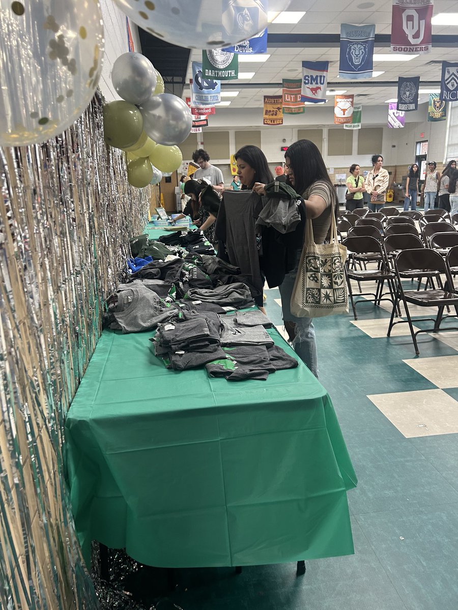 MikeEvansMnM's tweet image. Great turnout for our legacy event at Spring Valley. Thanks Brona and team for making it such special event.#WeAreOne