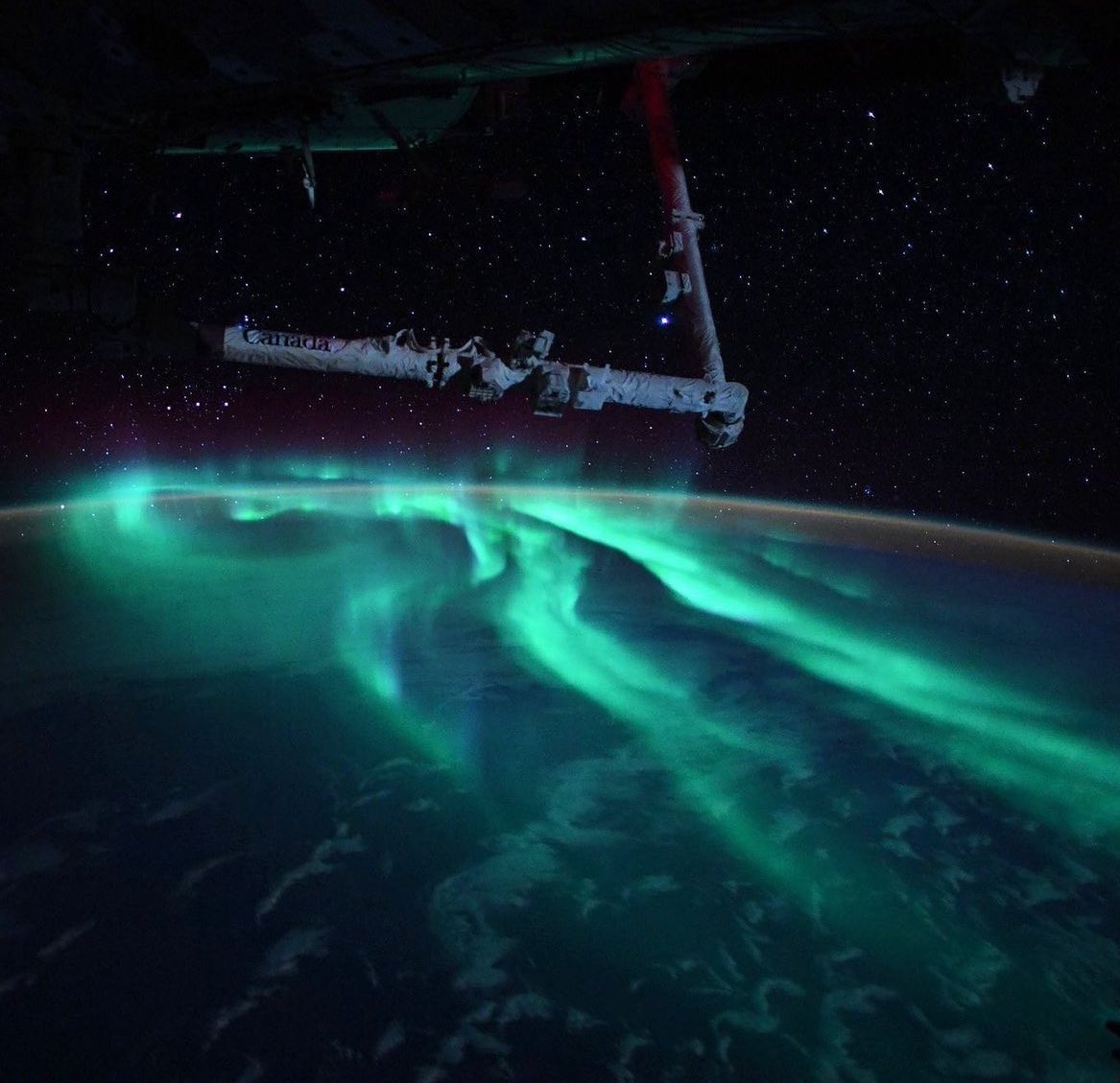 friendly reminder that THIS is what the aurora looks like from space