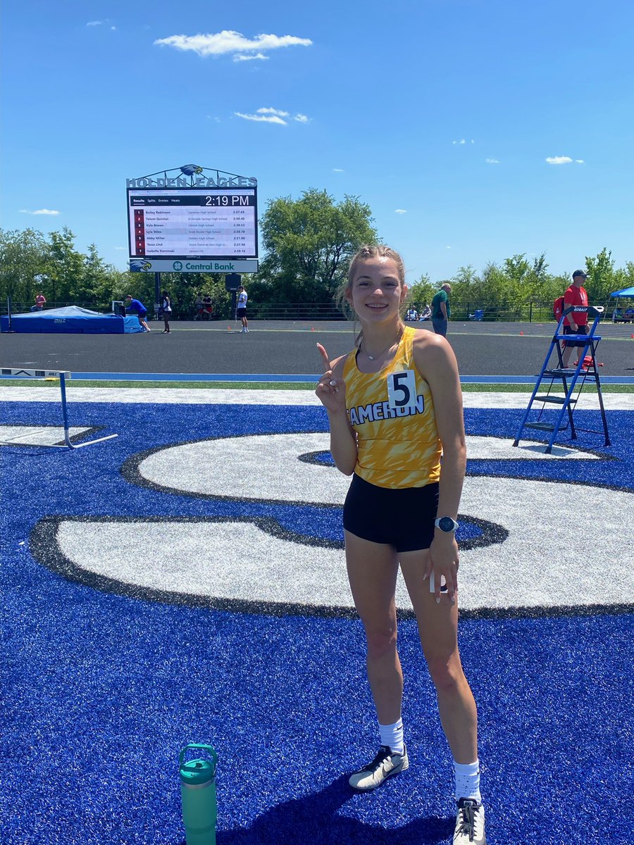 Bailey Robinson is the Class 3 Sectional champion in the 800m Run! Her season best time of 2:27 has her moving on to STATE!! #TurnAndBurn 🥊🎟️🥇🏃🏼‍♀️💨