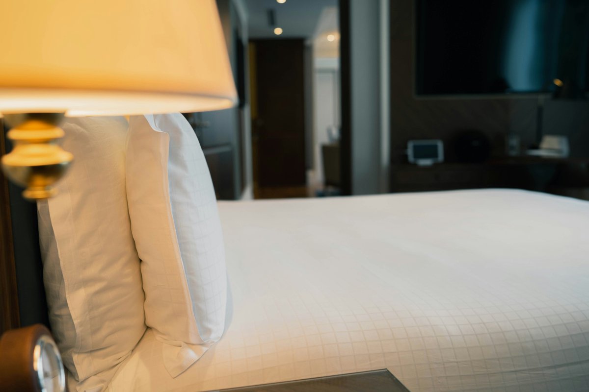 NeyiusHotelGrp's tweet image. Don't miss out on the ultimate hotel experience with Neyius Hotel Group! ✨ From the comfort of #EmbassySuites to the convenience of #ExtendStay, and the excellence of #BestWestern, NHG has you covered. Book your stay + unlock a world of luxury and adventure! #ENGLOTUSATour2024