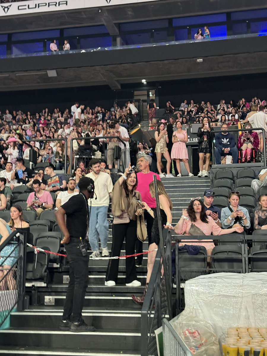 So Mohamed el Erian is at Taylor Swift tonight. I am probably the only person to recognize him and/or care … but this made my night. Looking stylish in bright pink. cc @TheStalwart @Colarusso42 bc you probably care