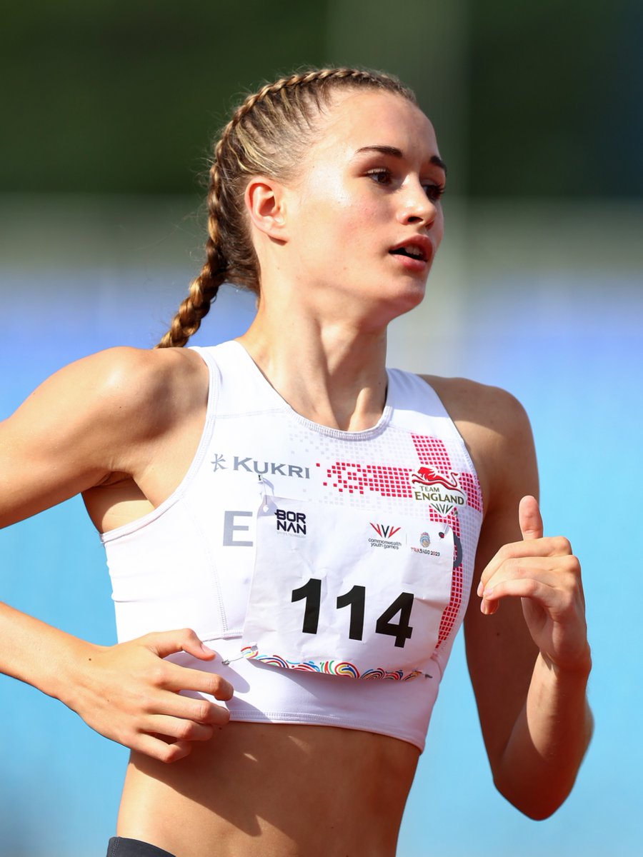 𝗝𝘂𝘀𝘁 𝗽𝗵𝗲𝗻𝗼𝗺𝗲𝗻𝗮𝗹. Phoebe Gill ran a 1:57.86 800m this afternoon and is now the second fastest 17-year-old EVER 👏 Amazing 🤩