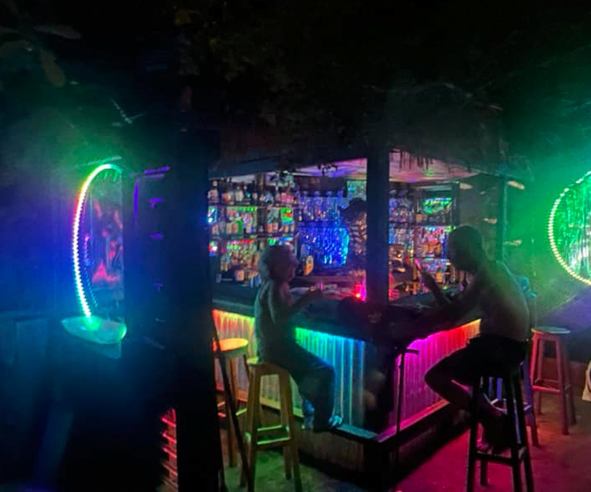 Chizme Café+Bar
🍸🍹🍾
・・
#ChizmeBar #Bar #Zipolite #Oaxaca #VisitaZipolite  ⊙ #drinks #zipolitebeach #visitzipolite #FridayNight #FridayFunday 
・・・
ℹ️  visitazipolite.com/lugares/chizme…