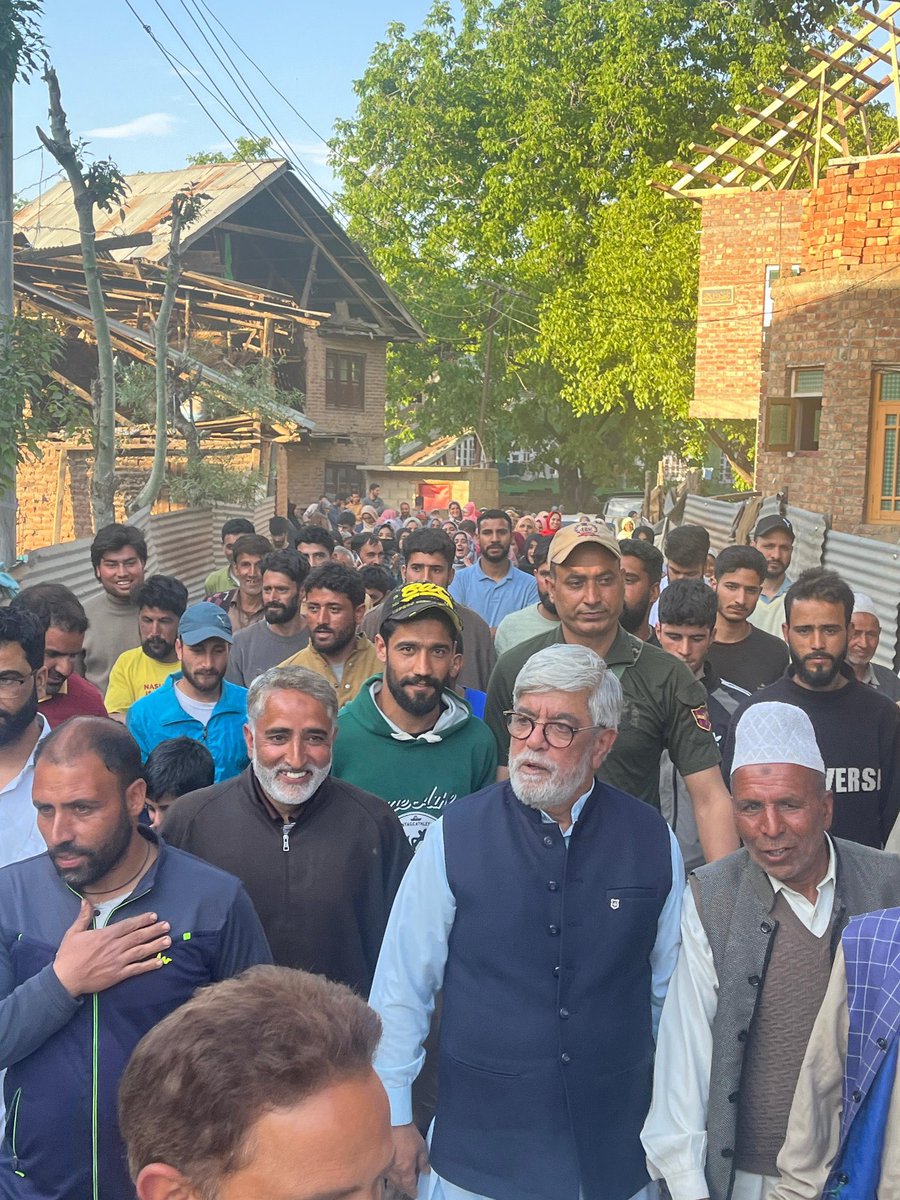 JKNC Senior leader Aga Syed Mahmood today visited Parisabadpora Budgam. Continuing his election trail he emphasised that through this election people should send a loud and clear message to New Delhi that people of Kashmir are strongly against the decisions taken on 5th August…