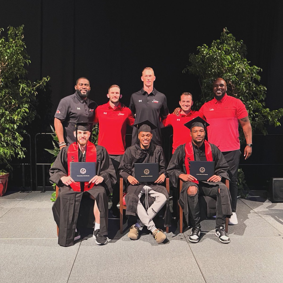 Congratulations to our SEMO Men’s Basketball Graduates! 🎓👏 @dbranson33 @AquanSmart @joshearley123