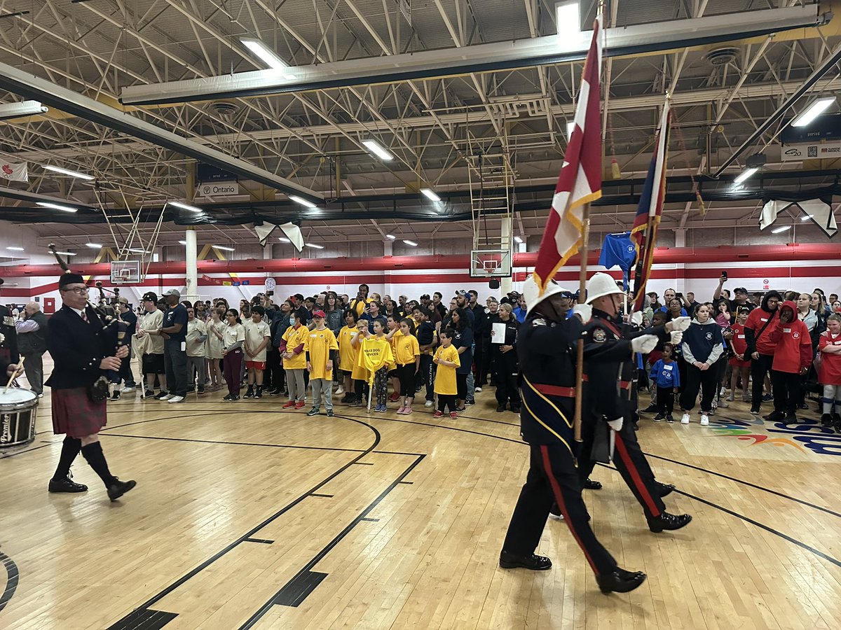 Thank you for inviting @TPAReid and I to the 40th Annual Toronto Police Children’s Games. What a great event and amazing that we have approximately 100 of our @TPAca @TorontoPolice members volunteering to make it a success! @TPSKellySkinner @TPS55Div @TPS41Div @varietyvic