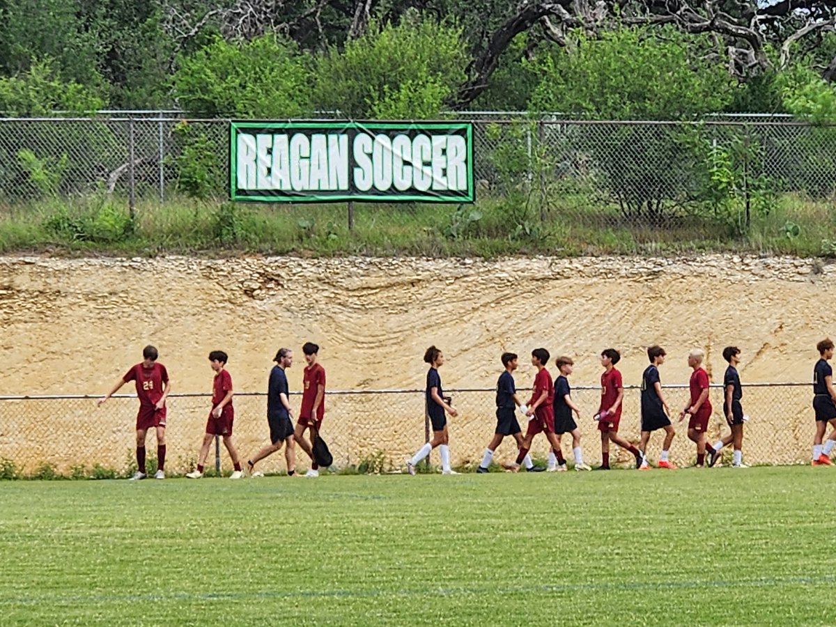 What a great morning for the Battle of Stone Oak on the Reagan Pitch. Current rivals will be teammates next year as Reagan Rattlers! Thank you for having us <a href="/RRboysoccer/">Reagan Boys Soccer</a>! #HUNTASONE <a href="/LopezPanthers/">Lopez Panthers</a> <a href="/Lopez_Athletics/">Lopez Athletics</a> <a href="/NeisdAthletics/">NEISD ATHLETICS</a>