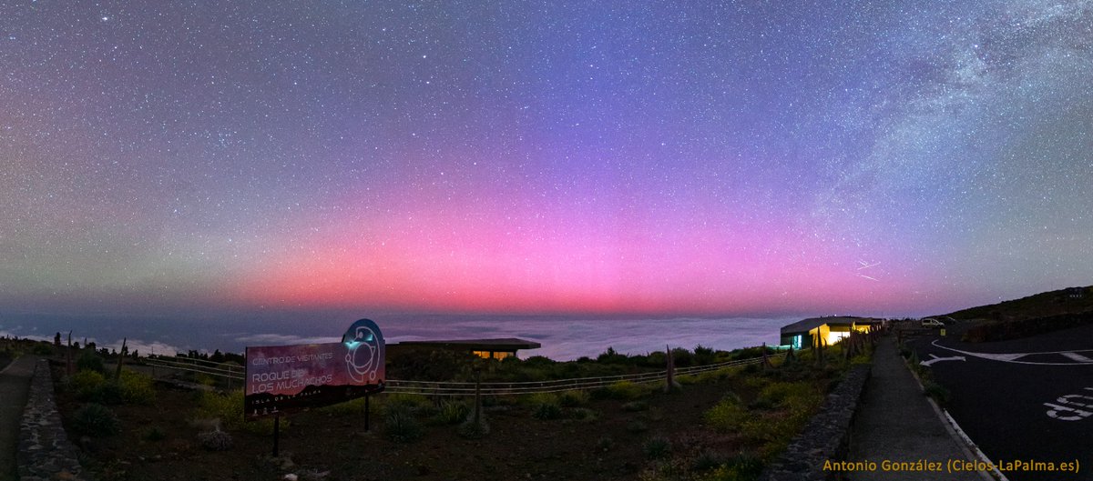 📸 Más imágenes de la aurora boreal vista esta noche desde el #ORMLaPalma. Obtenidas por muestro colaborador Antonio González @CazadoresMMXIII, se aprecian los telescopios #LST1 del @CTA_Observatory y @MAGICtelescopes, así como el Centro de Visitantes del #RoquedelosMuchachos.