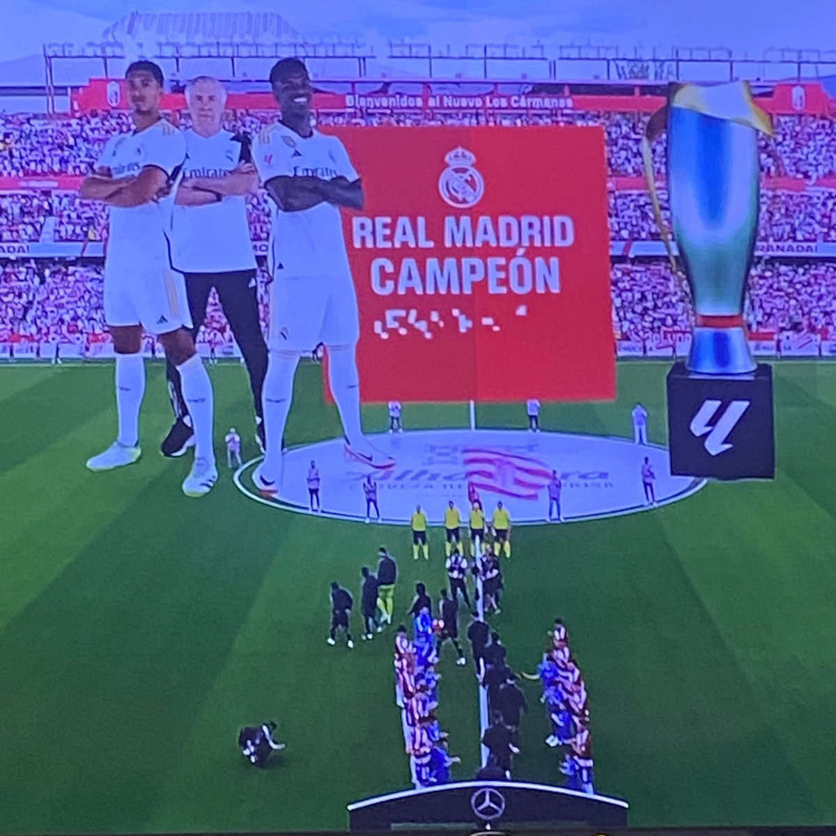 Deciding against receiving the Liga trophy out of respect because we’re playing Granada who are facing relegation. Yet Granada still gives us the guard of honor. It’s small details like this why I love Real Madrid that much more. Respect is earned, not given.