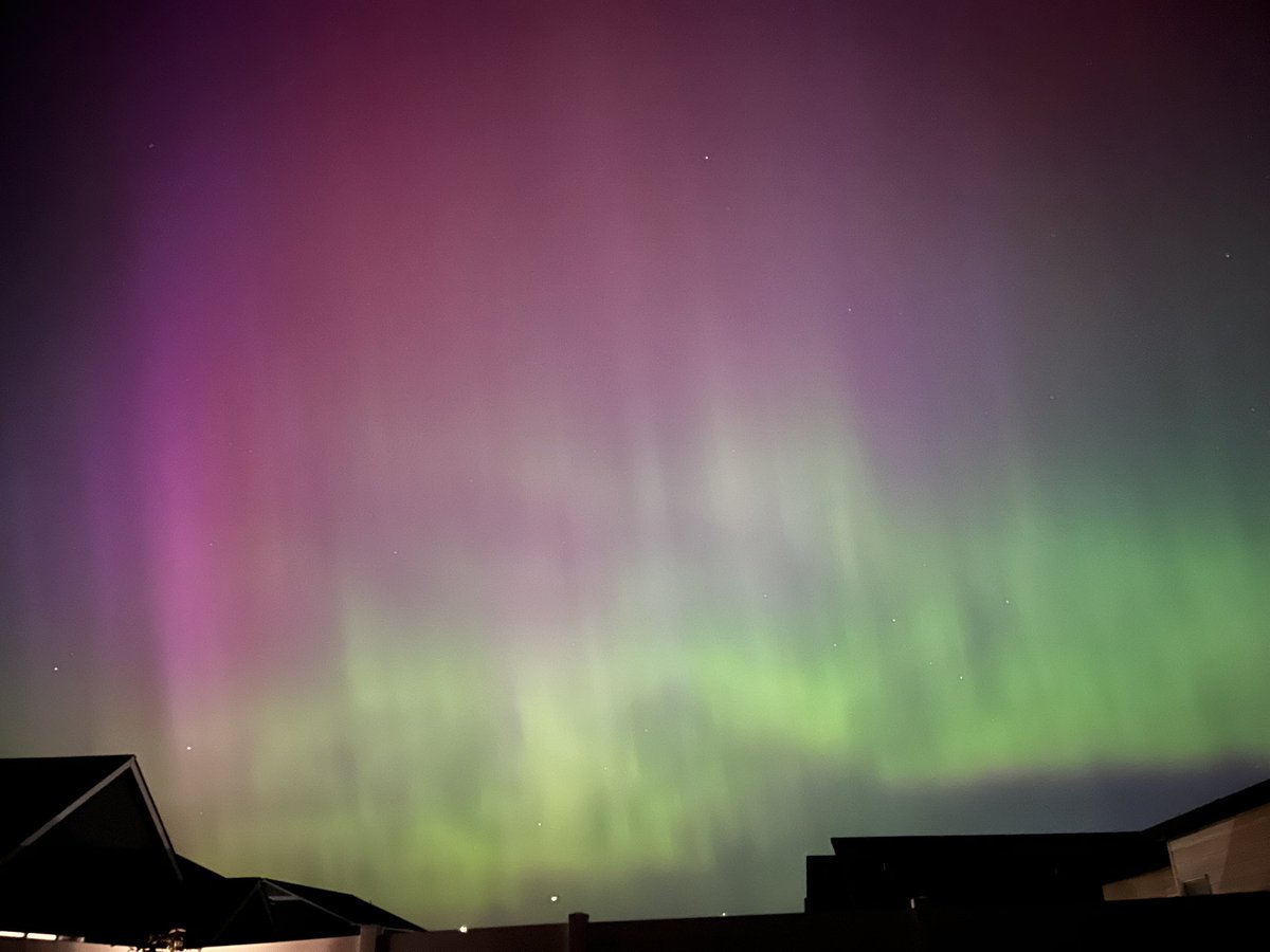 NatashaAP's tweet photo. #Auroraborealis views in eastern Washington last night! #wawx #pnwaurora https://t.co/WGAIshfi5R