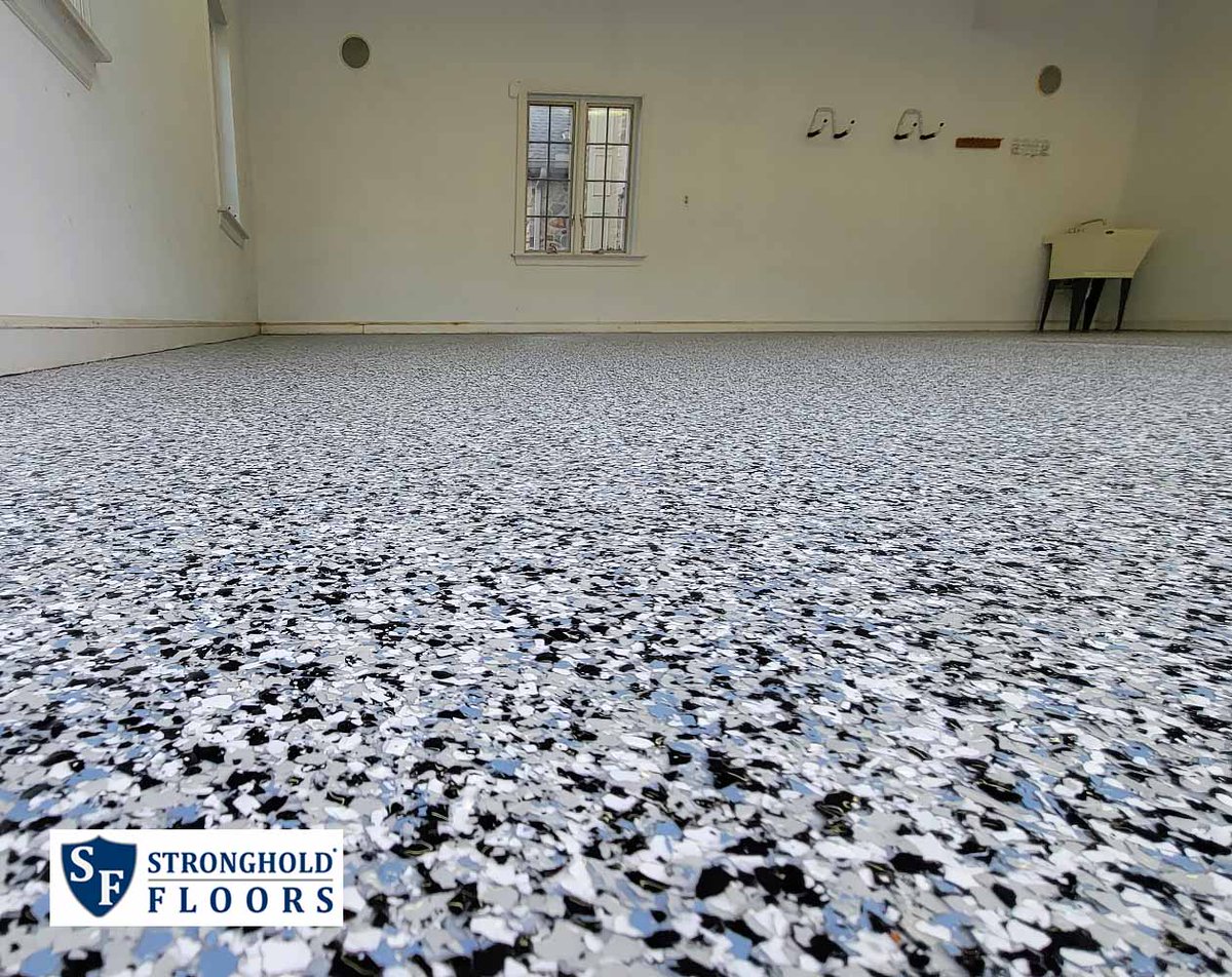 The Somerset blend of chips gives a clean, modern look to any garage floor!

See more pictures & get a free quote: hubs.li/Q02pNH0K0
#GarageMakeover #Garage #EpoxyFloor #GarageCoating #GarageFloor #GarageIdeas #HomeImprovement #Construction #HomeGoals