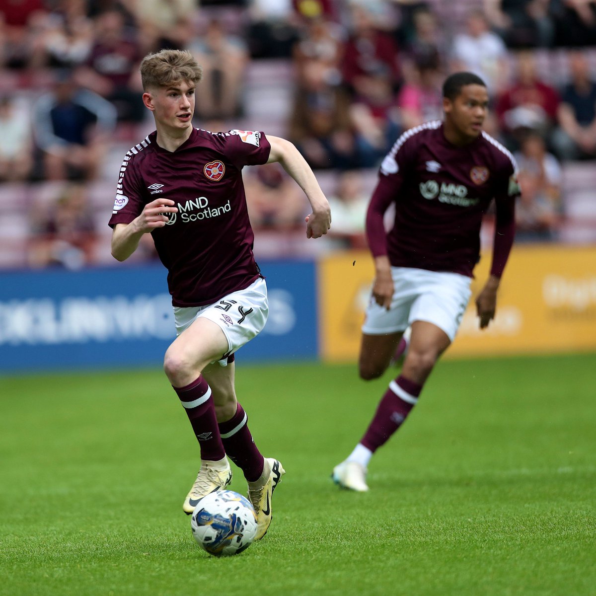 ☑️ League debut
☑️ Tynecastle debut

Strong showing off the bench from Academy graduate James Wilson 👏