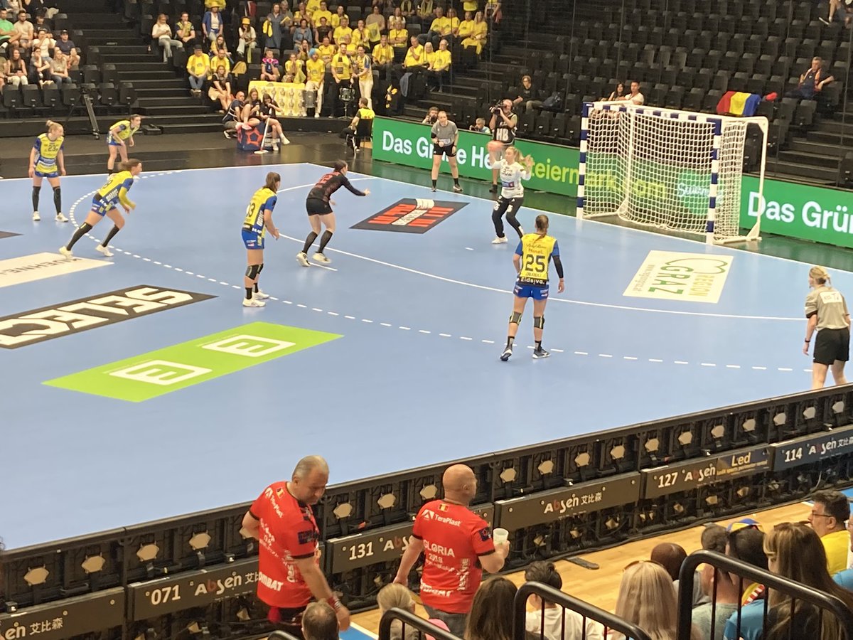 #nantes #handball EHF European League Women’s Finals. A Graz en Autriche après 7mn de jeu en 2e période, <a href="/neptunesnantes/">Neptunes de Nantes</a> mènent 20-16 face aux  norvégiennes de Storhamar en demi-finale. Compte rendu dans notre édition de 19h15 sur <a href="/F3PaysdelaLoire/">France 3 Pays de la Loire</a>