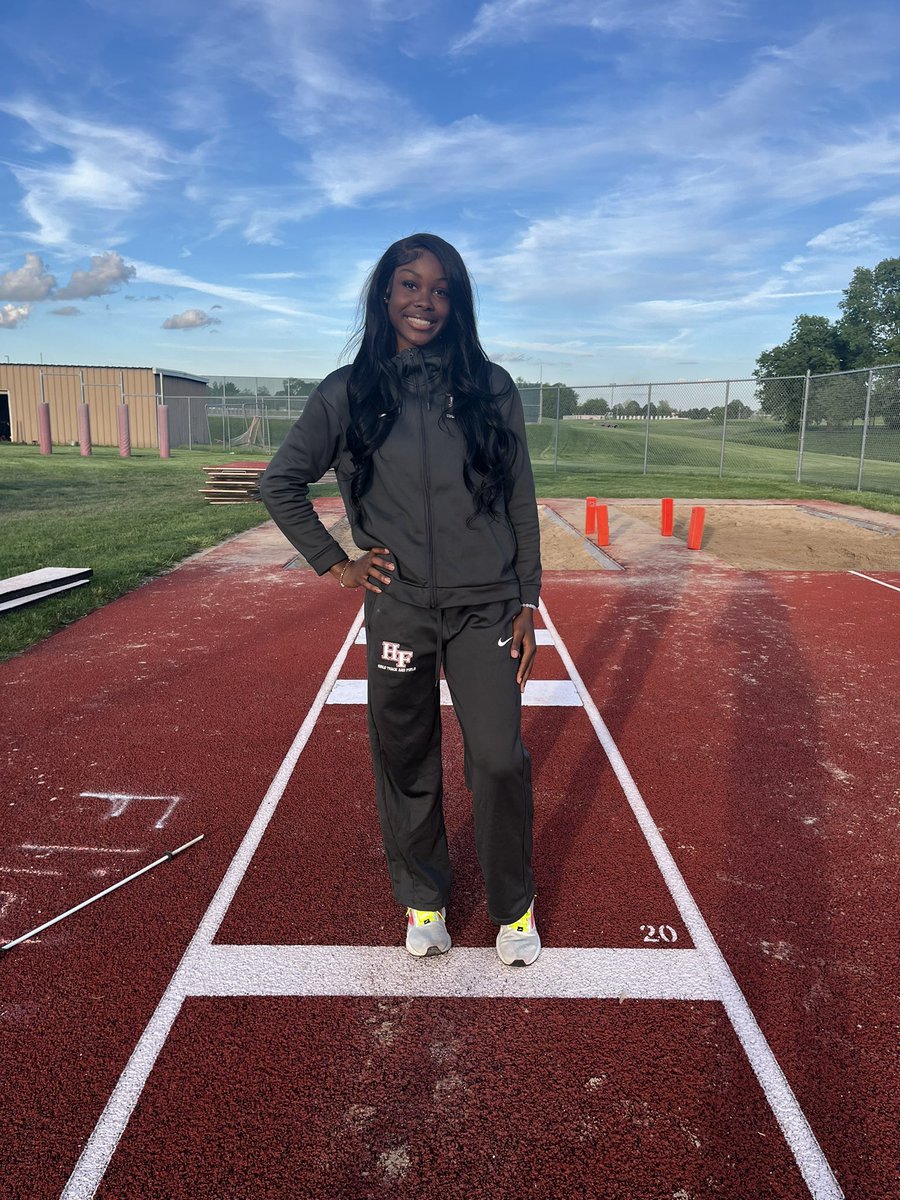 coachKBundy's tweet photo. SR @itss_jasmen is the exact athlete you want as a coach. Super hard worker, a team leader, resilient and talented. I couldn’t be prouder of her! Big PR in LJ and Huge PR in TJ, 11.39m. No one is more deserving. State Bound in 2 events.  @HUBisonSports https://t.co/94LJ9pzUex