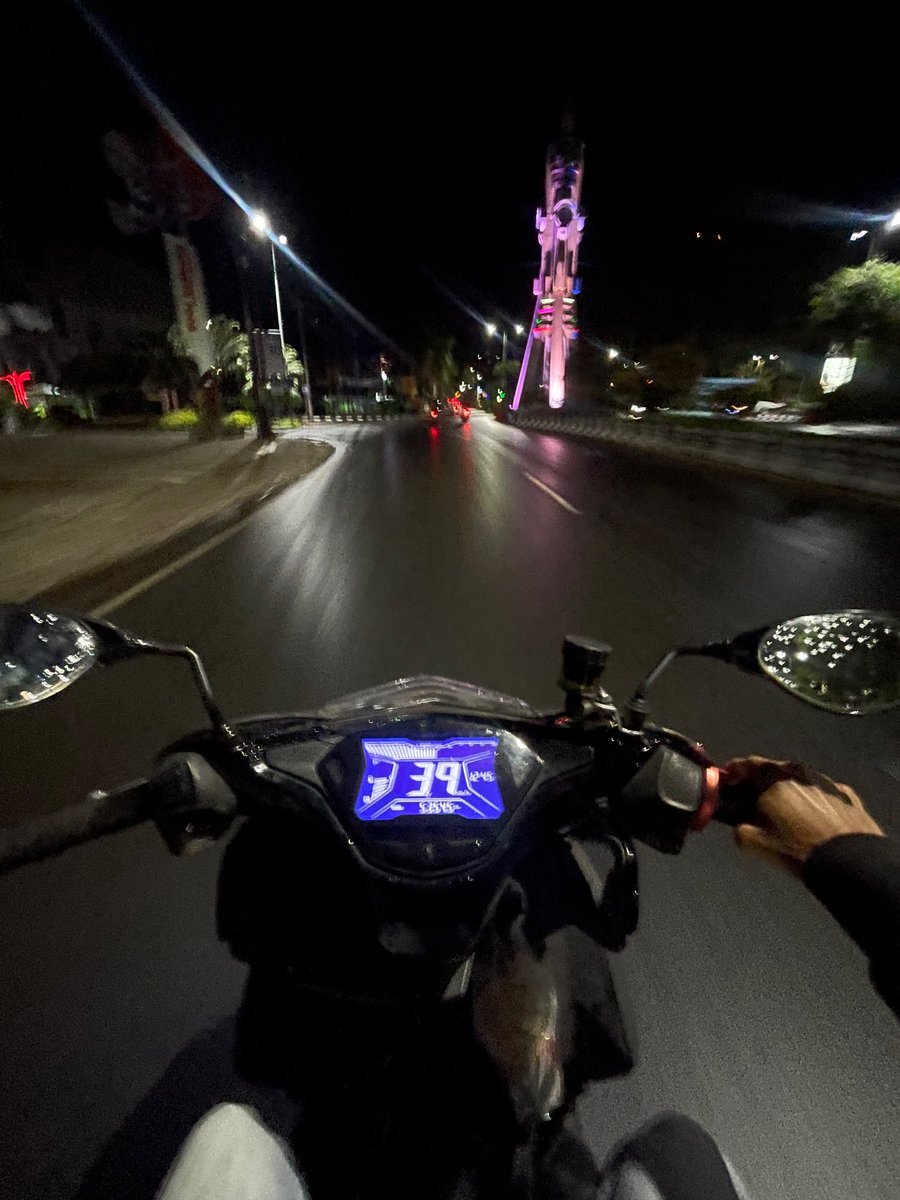 Malam , hujan , dan bjb