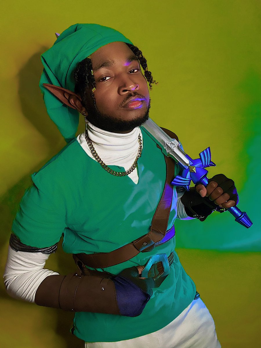 Happy Black Fae day, from your favorite Hyrule warrior, Link!