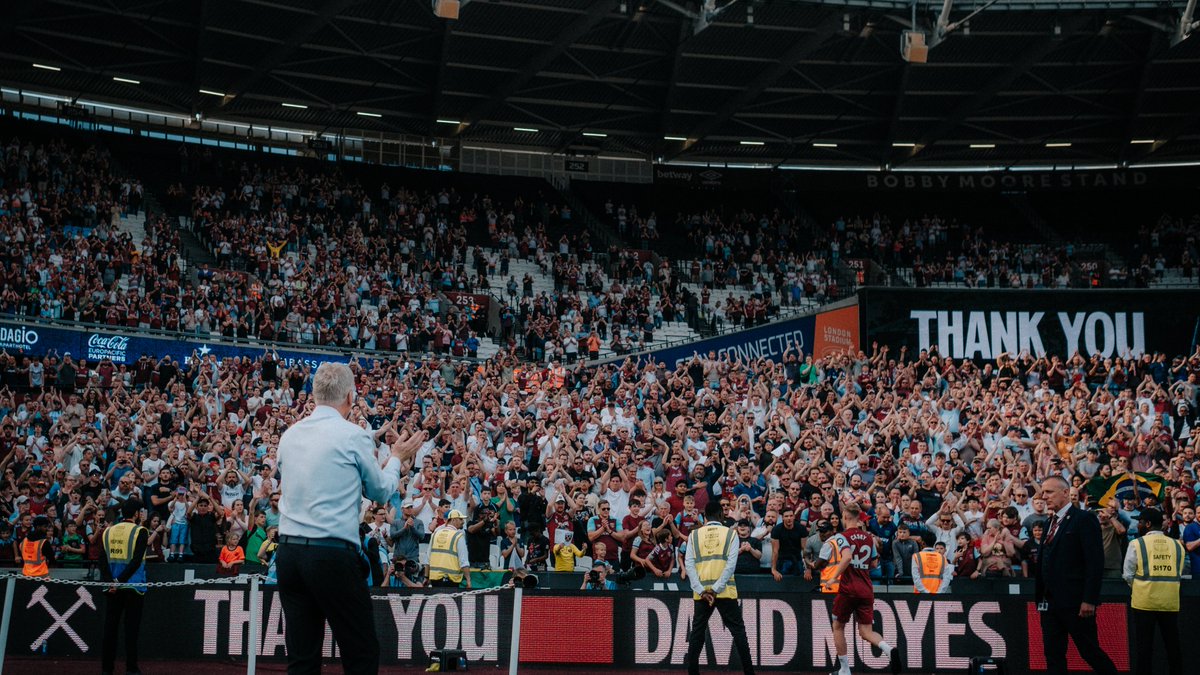 The Claret and Blue army showing their gratitude to David Moyes ❤️⚒️