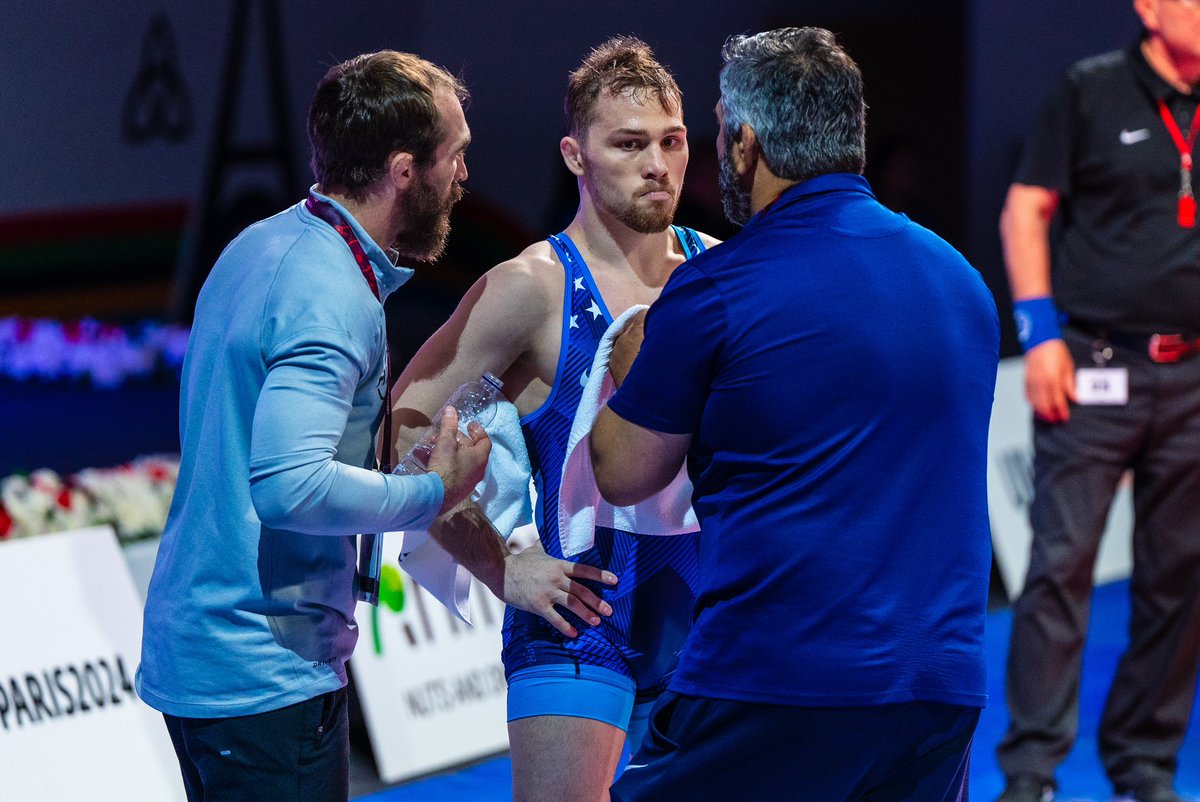 Olympic berth secured 🔒 Spencer Lee techs Rakhat Kalzhan and with that secures his spot in the 2024 Olympic Games 🇺🇸 📷 @Richard_Immel | @USAWrestling