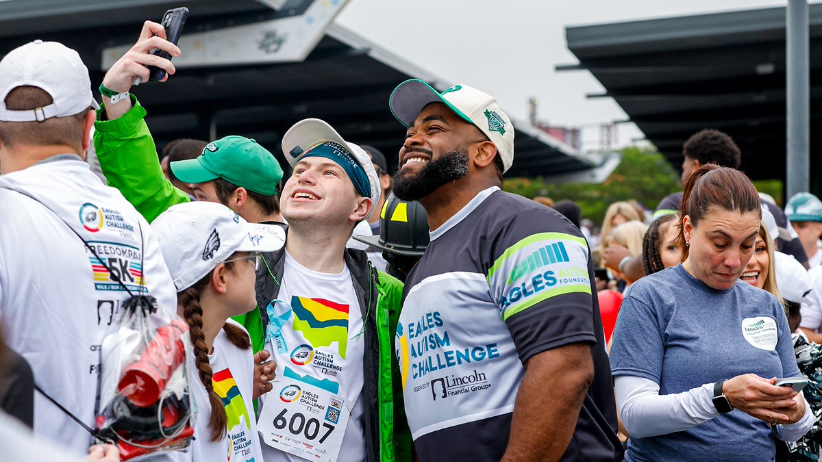 1 week until the @eaglesautism Challenge‼️ Don't forget to sign up: haku.ly/cafe40eb3b