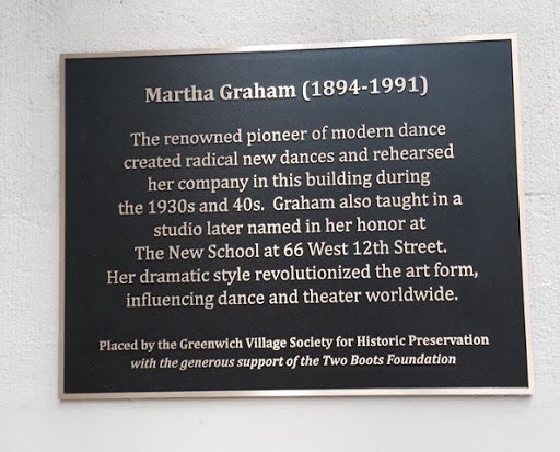 #HappyBirthday to Martha Graham, b. this day in 1894. The “Picasso of dance” revolutionized the art form from #GreenwichVillage, where she spent decades perfecting her craft and transforming her field: villagepreservation.org/2023/05/11/mar…