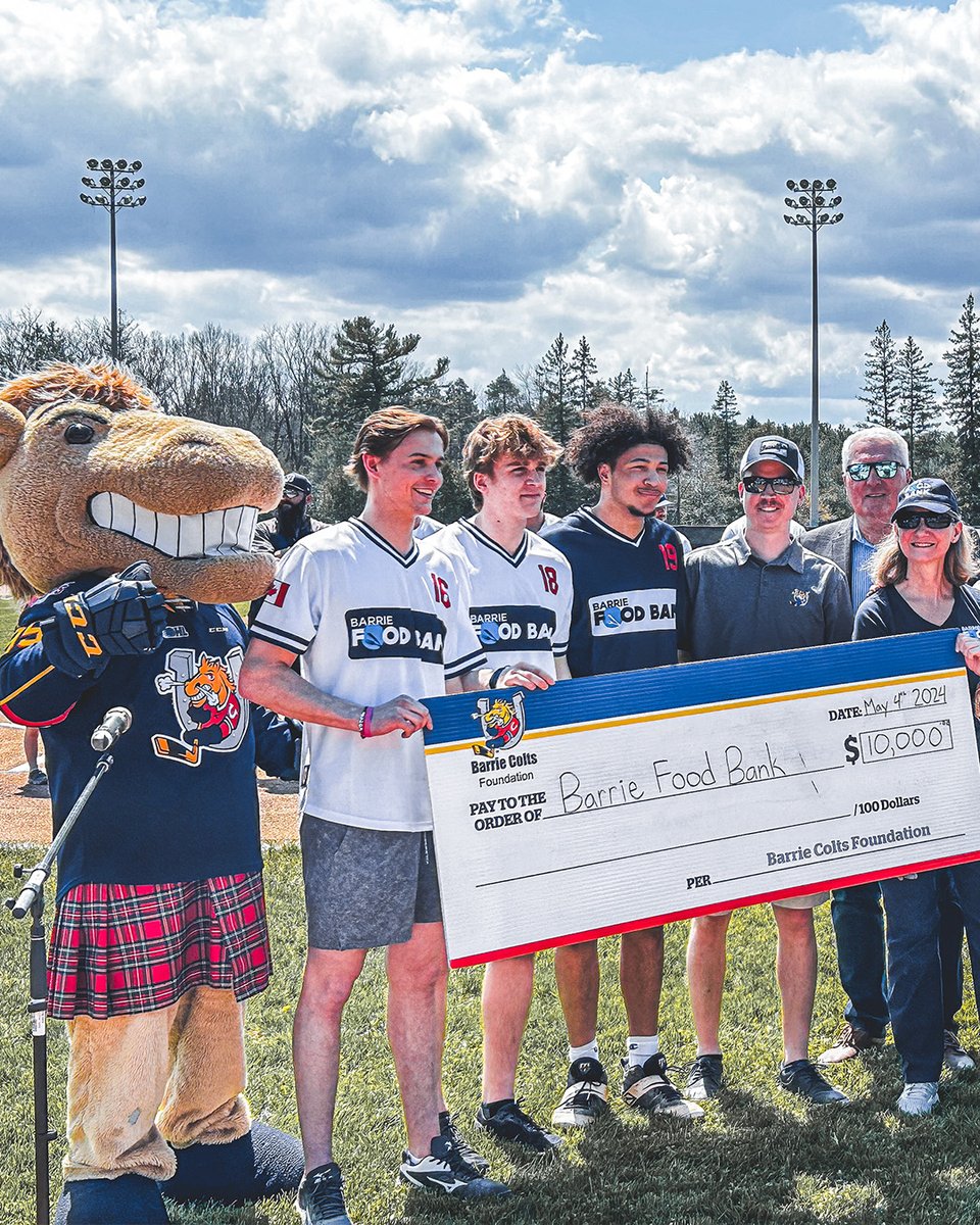 We had a blast last Saturday taking our talents to the field ⚾ The @ColtsFoundation was happy to be able to donate $10,0000 to the @BarrieFoodBank! #GiddyUp