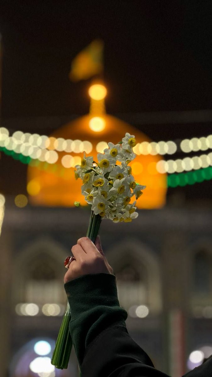 _ تراپیست؟! 
+ نه ممنون! 
ما خودمون آقای ِ 
درمان کنندهٔ زخم های دل داریم❤️‍🩹:)
