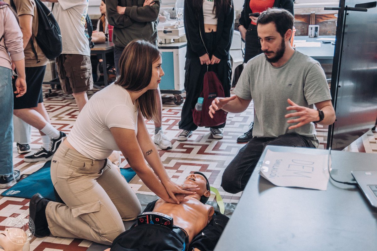 fmedoficial's tweet photo. Este 11 de mayo una vez más la Facultad de Medicina se suma bajo el lema “Podés salvar la vida a alguien. Capacitate en Resucitación Cardíaca Básica”, para concientizar en la importancia de capacitarse en maniobras de RCP, uso del DEA y cuidar nuestra salud Cardiovascular. https://t.co/iwiqhGYIwU