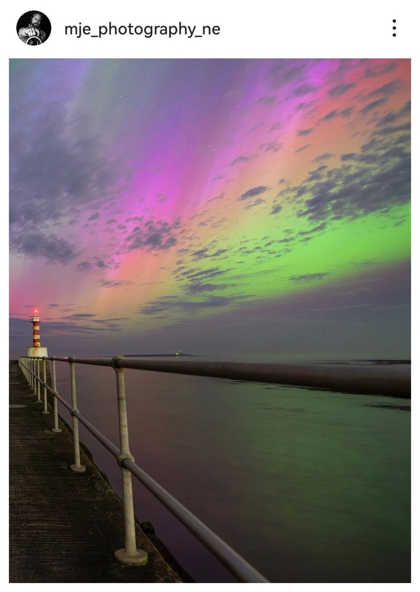 'Aurora over Amble pier, crazy scenes as soon as the sun set last night, people around were so excited 😊' -Ian.
📍 Northumberland
