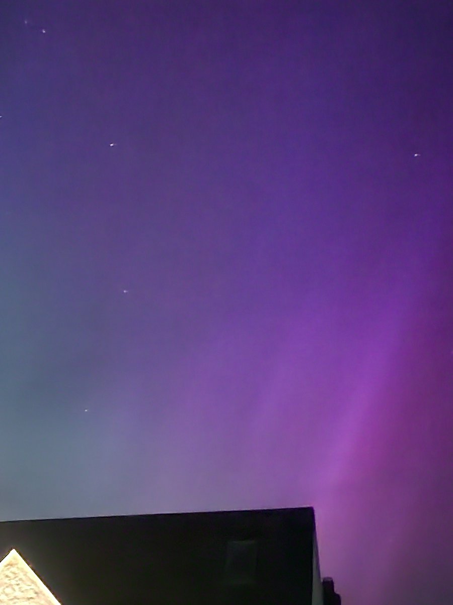 fioriflorist's tweet photo. Gorgeous purple #aurora from #steeple #essex last night #weather https://t.co/ZZT8vwj2G3